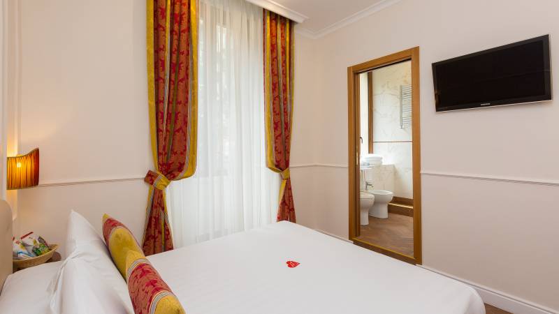 milton-hotel-rome-room-CLASSIC-SMALL-DBL-2